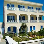 Avra Hotel 2*