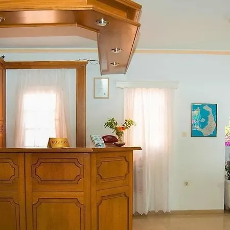ホテル Avra Santorini Island