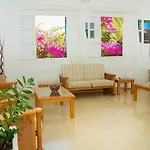 Hotel Avra