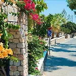 Hotel Avra