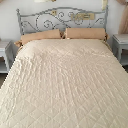 מלון Avra Santorini Island